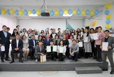 15 декабря в стенах Международного казахско-китайского языкового колледжа состоялся праздничный концерт посвященный «30-летию Независимости Казахстана».